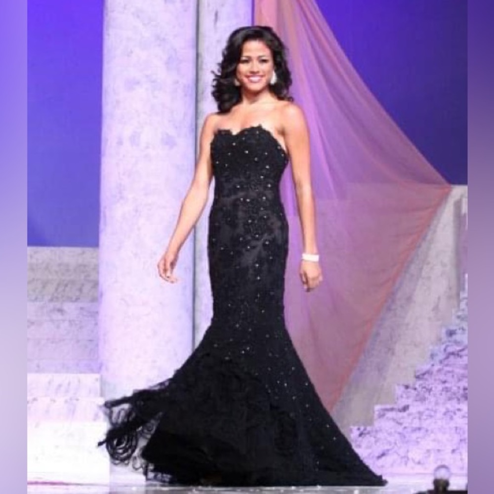 Sherri Hill Dress - Size 0/2 (adjustable) - Color: Black